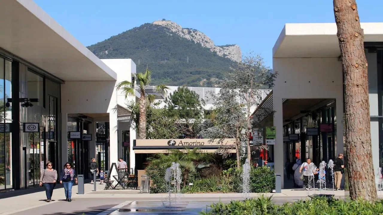 Holiday Inn Express Toulon - Est By Ihg 3*,